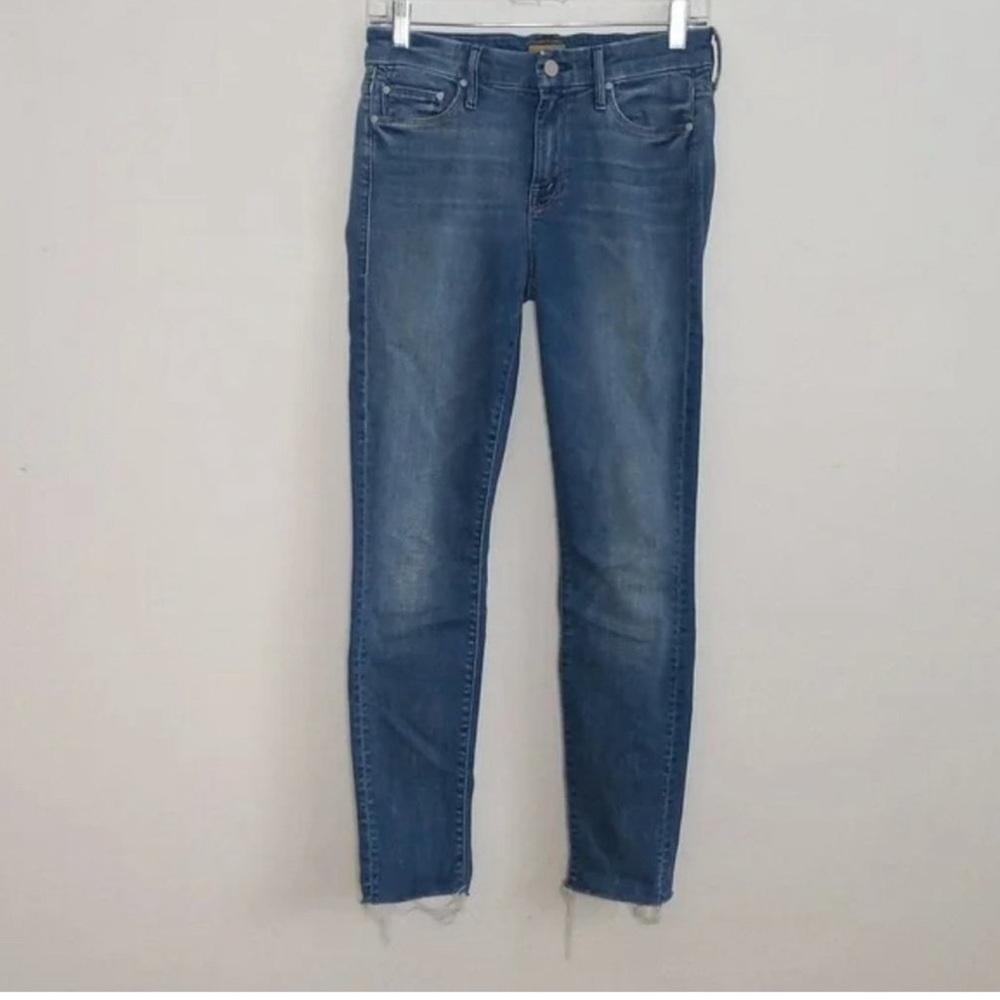 🎉Closet clean out Mother The Looker Ankle Fray Denim